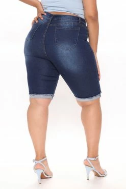 Fashion Nova Shorts Hold Me Closer Booty Lifting Denim Bermudas - Dark Wash