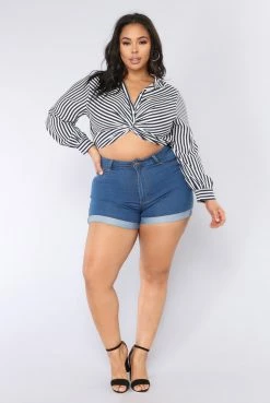 Fashion Nova Carter Denim Shorts - Medium Wash