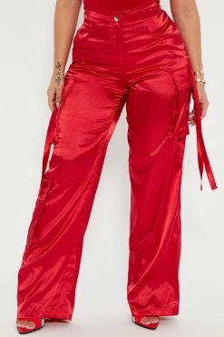 Fashion Nova Weekend Fling Cargo Pants 33 - Red