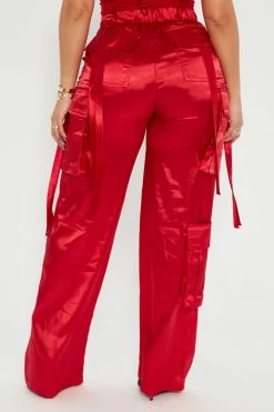 Fashion Nova Weekend Fling Cargo Pants 33 - Red