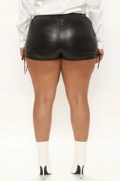 Fashion Nova Meet Me In Vegas Faux Leather Shorts - Black