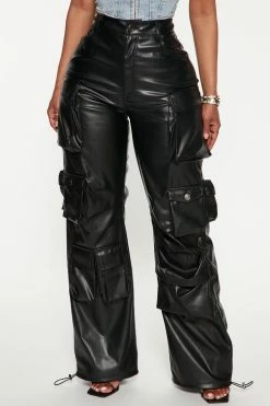 Fashion Nova Something About You Faux Leather Cargo Pant 32 - Black