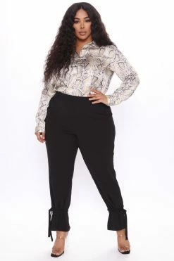 Fashion Nova Into The Office Trouser - Black