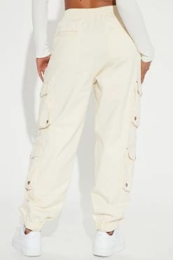 Brand new βοΈ Fashion Nova Cider Cargo Jogger - Khaki Pants 𧨠12 Fashion Nova Cider Cargo Jogger - Khaki Pants