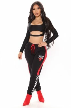 Fashion Nova NBA Offensive Fouls Bulls Sweatpants - Black