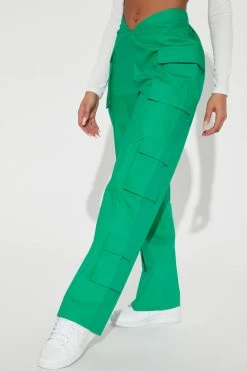 Fashion Nova Main Character Cargo Parachute Pants - Kelly Green