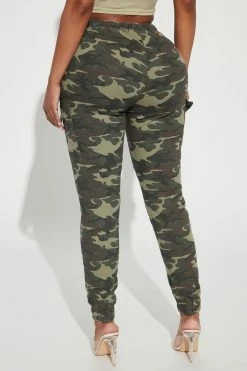 Fashion Nova Don't Get Caught Cargo Joggers - Green