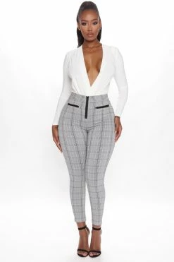 Promo π Fashion Nova Office Affair Plaid Skinny Pant - Black/White Pants β€οΈ 10 Fashion Nova Office Affair Plaid Skinny Pant - Black/White Pants