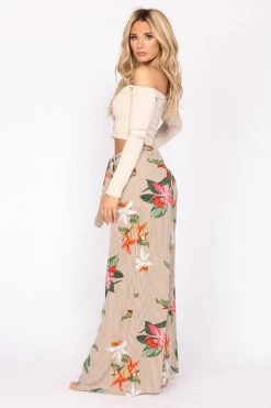 Hot Sale ✨ Fashion Nova Thailand Floral Woven Pants - Floral ❤️ 16 Fashion Nova Thailand Floral Woven Pants - Floral